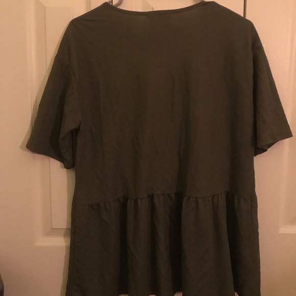 Hunter Green Button-down top - Picture 2 of 2